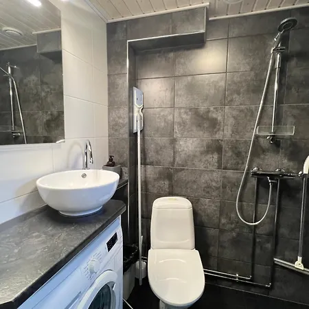 Pronssi Villa, Vuokatin Ytimessae Sisaeltyy Ilmainen Pysaekoeinti, Sauna, Etu Terassi Ja Piha Alue, Wi-fi, Smarttv Vuokatti