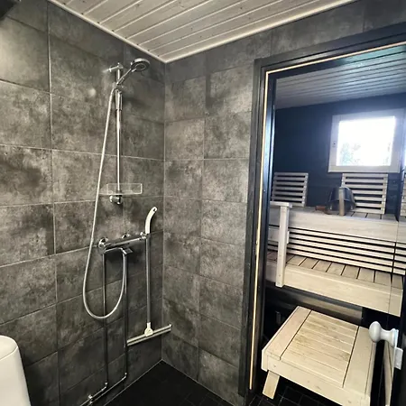 Pronssi Villa, Vuokatin Ytimessae Sisaeltyy Ilmainen Pysaekoeinti, Sauna, Etu Terassi Ja Piha Alue, Wi-fi, Smarttv