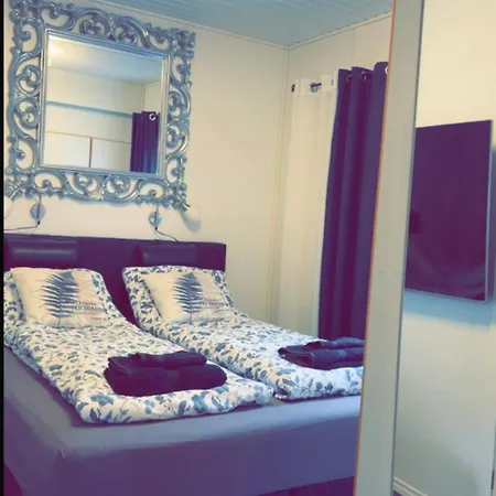 Pronssi Villa, Vuokatin Ytimessae Sisaeltyy Ilmainen Pysaekoeinti, Sauna, Etu Terassi Ja Piha Alue, Wi-fi, Smarttv *